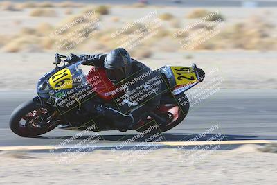 media/Jan-10-2025-CVMA Friday Practice (Fri) [[489e0da257]]/Group 4 and Trackday/Session 2 (Turn 4 Inside)/